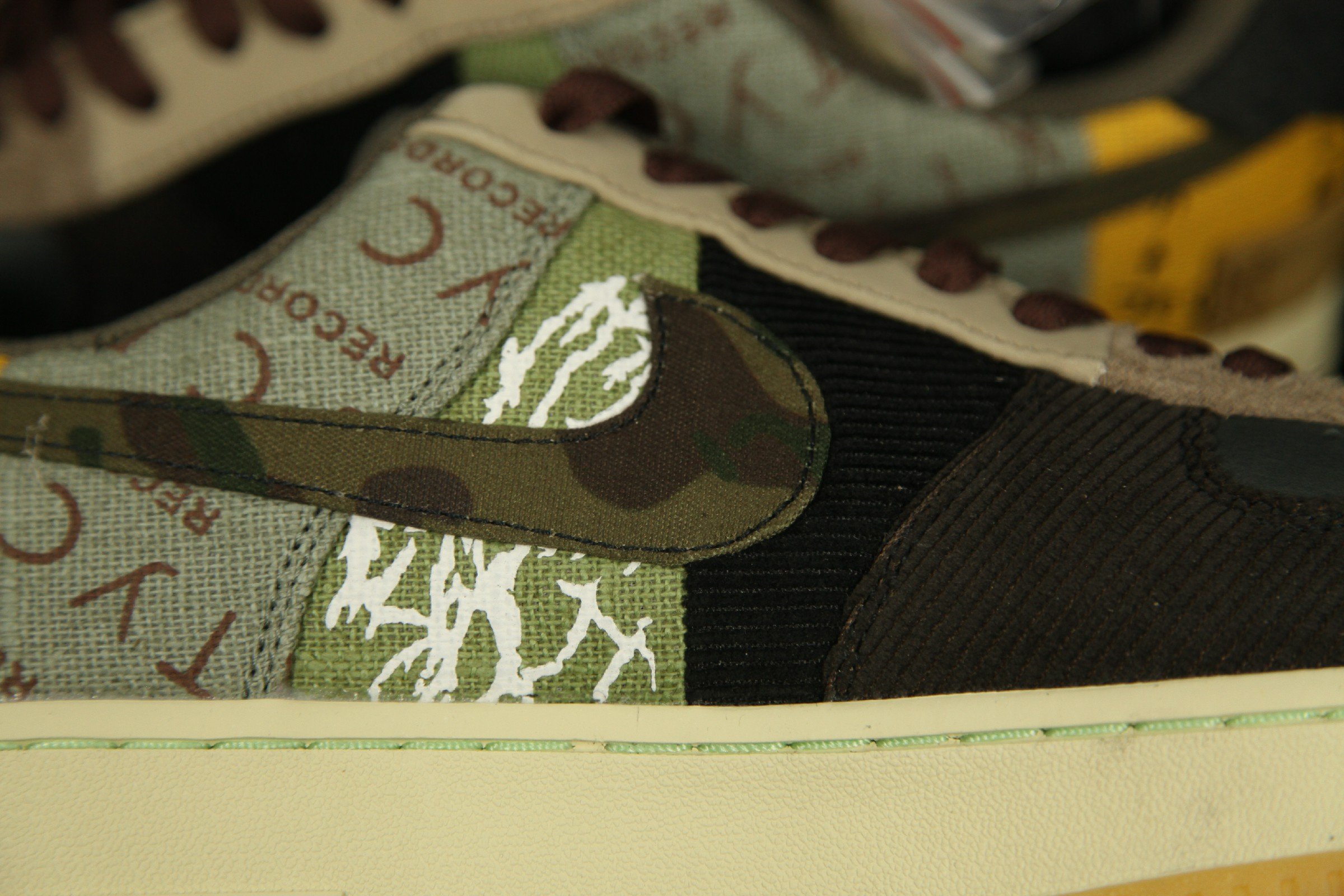 travis scott air force 1 zipper