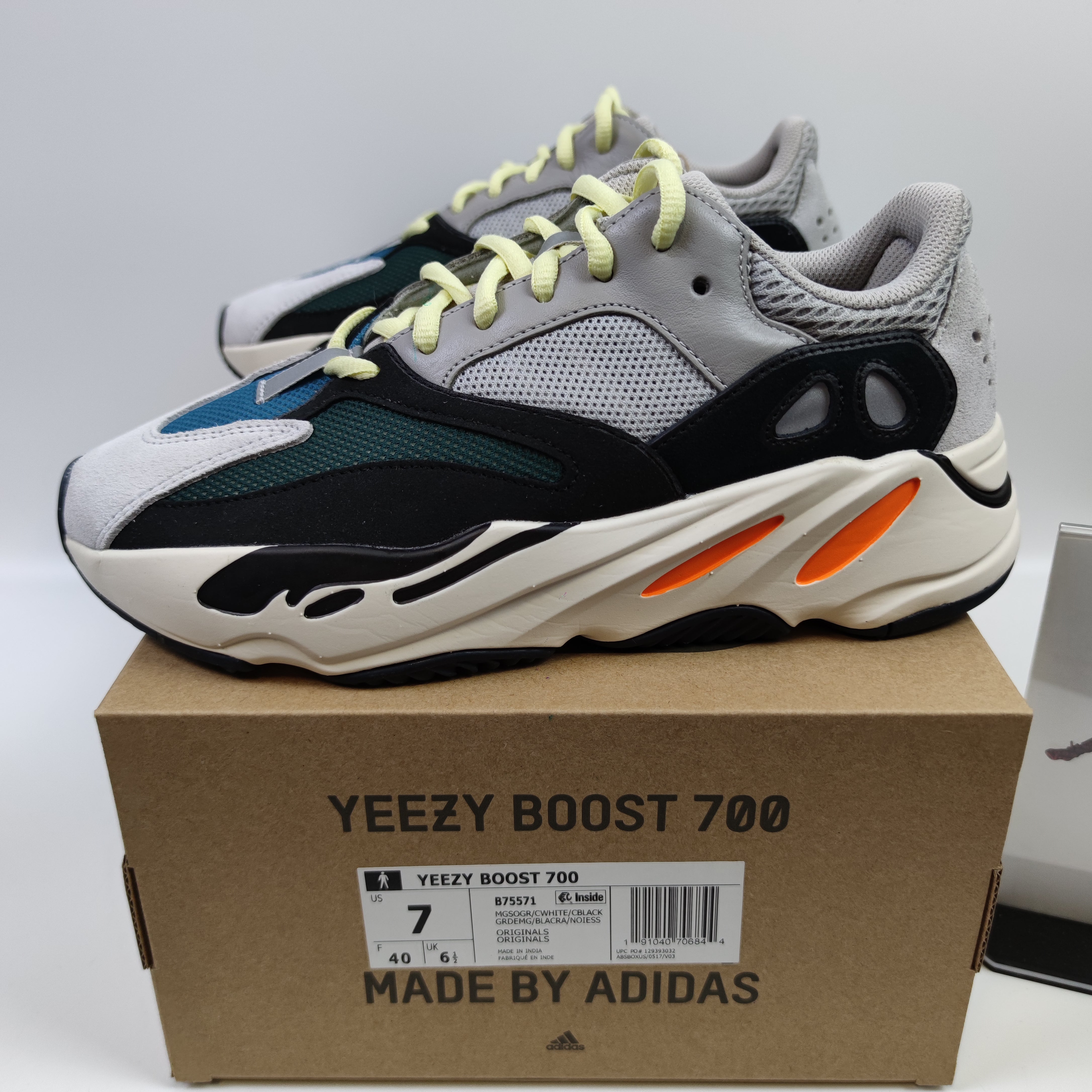 Adidas Originals Yeezy Boost 700 