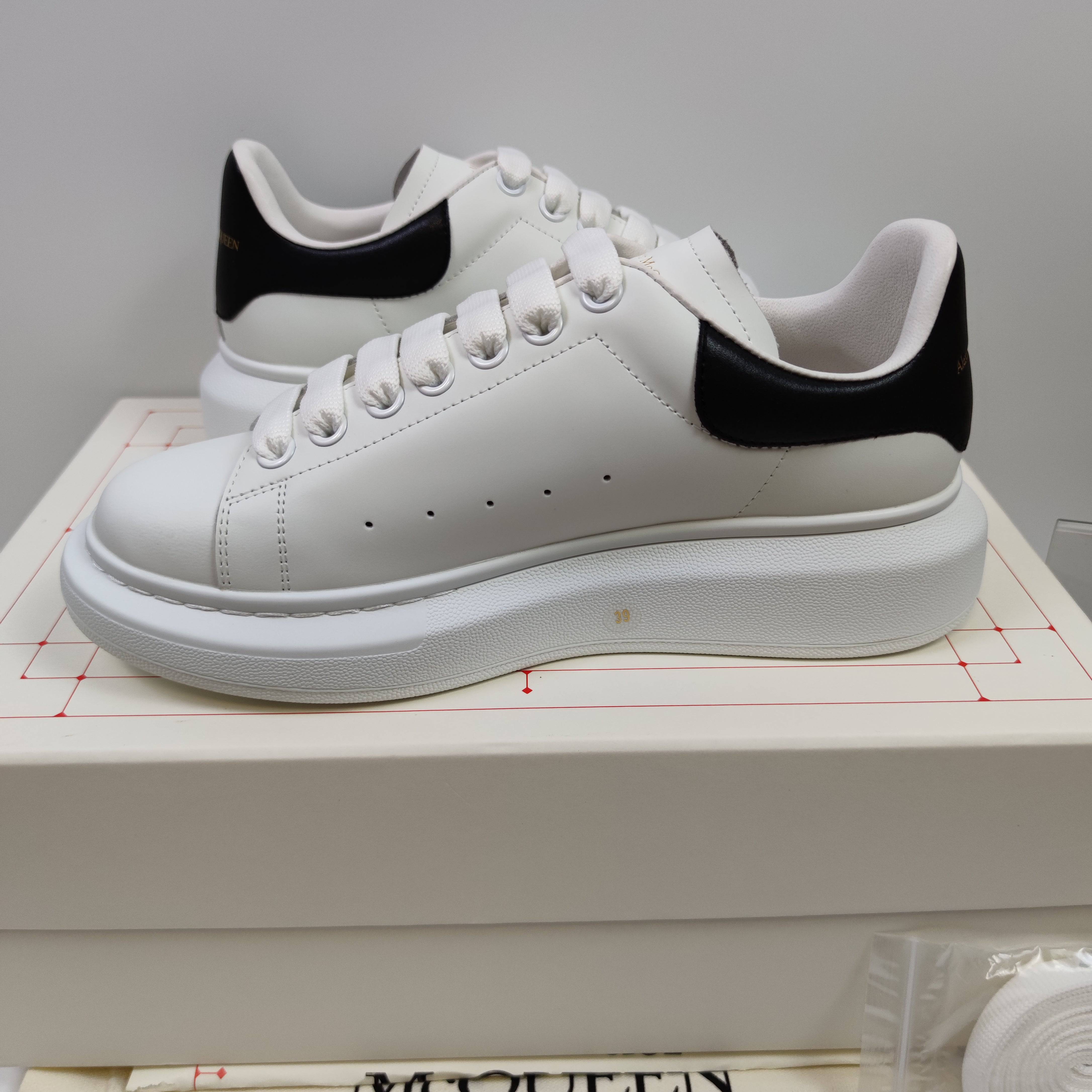 Alexander McQueen 553680WHGP59061 $150.00 - Fashion Sneaker1818