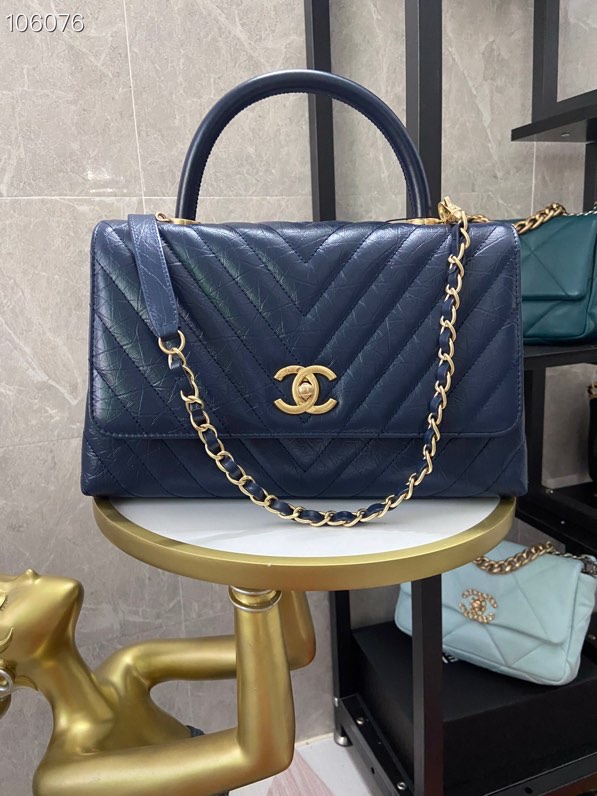 Chanel Cowhide handbag - AAApurse
