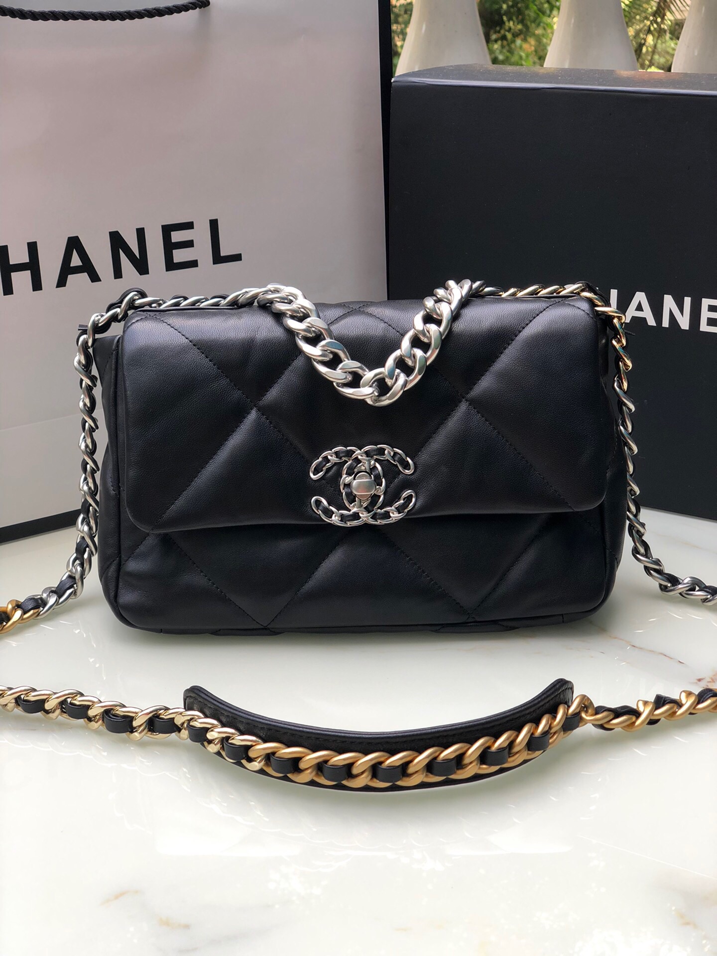 Chanel 19 small - AAApurse