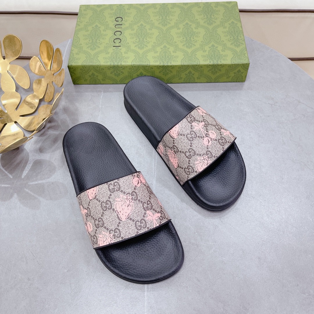 Gucci Women's GG Slide Sandal With Strawberry And Cherry Black For