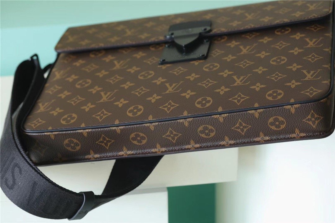 Louis Vuitton SLock Briefcase Monogram Canvas For Men, Men's Bags, Shoulder And Crossbody Bags