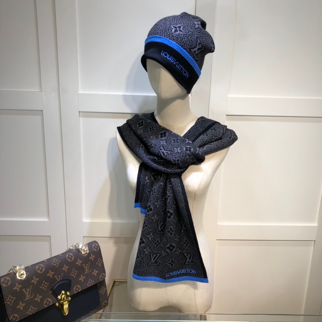 Louis Vuitton Beanie & Scarf Set In Black