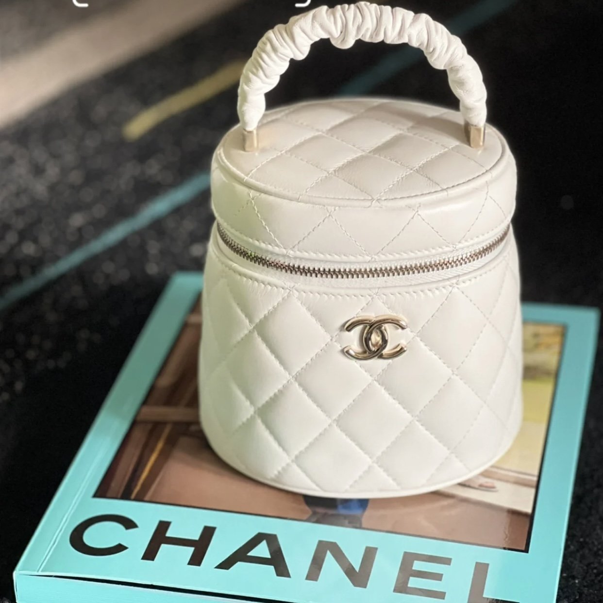 Chanel Small Vanity Case 16cm White For Women AS3210