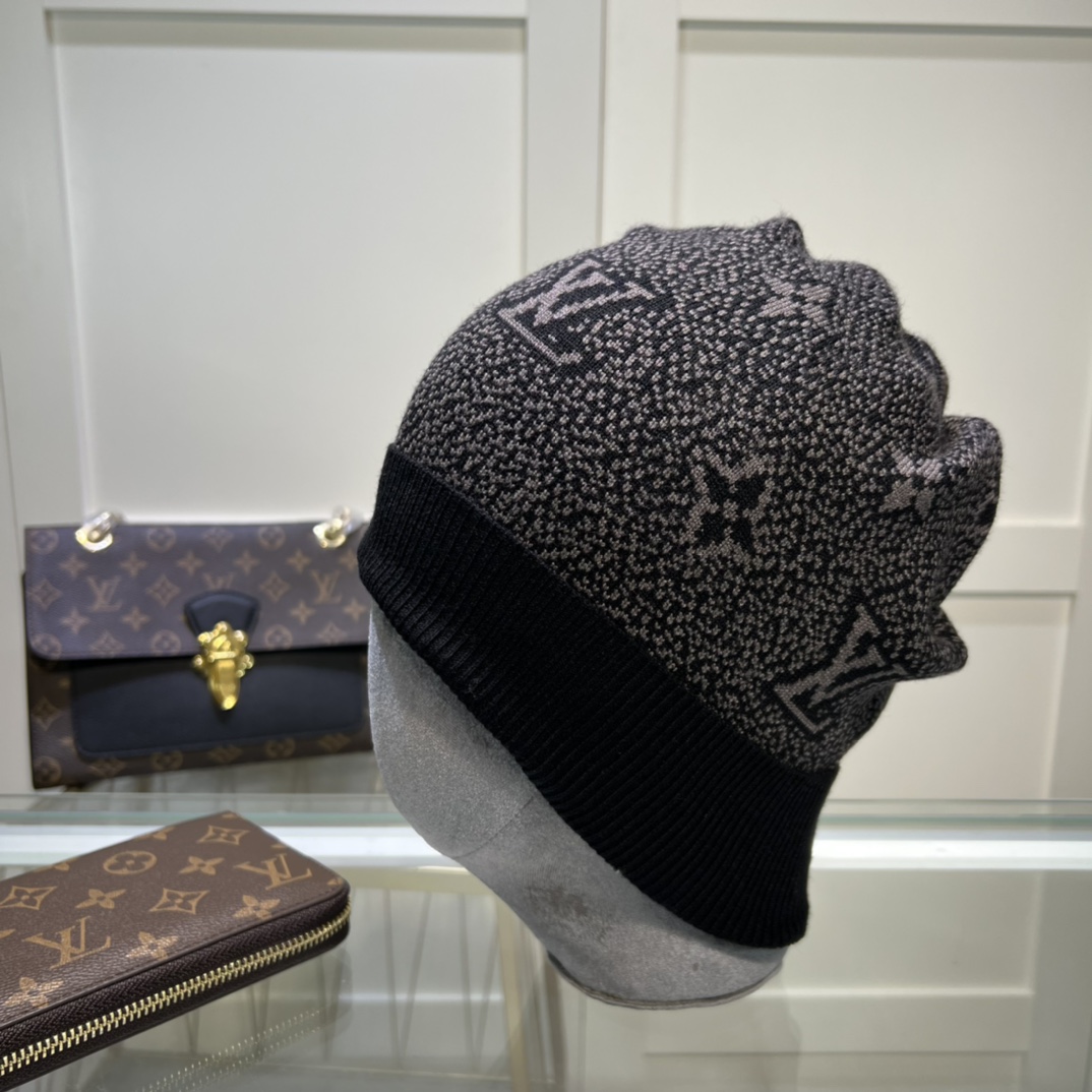 Louis Vuitton Beanie In Black LV Headwear