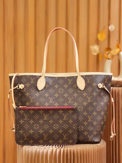 Louis Vuitton Bandoulière Monogram