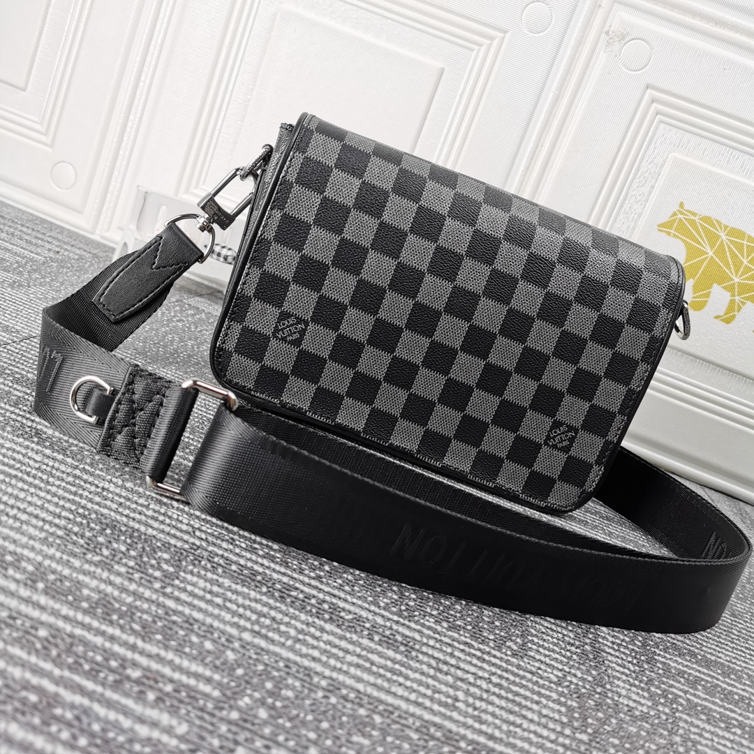 Louis Damier Graphite 3D Studio Messenger N50013 Clutch Lv men