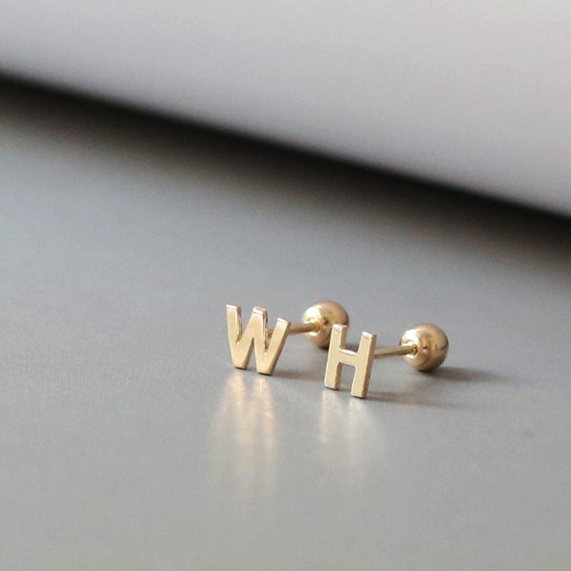 Alphabet Earrings U main image 1