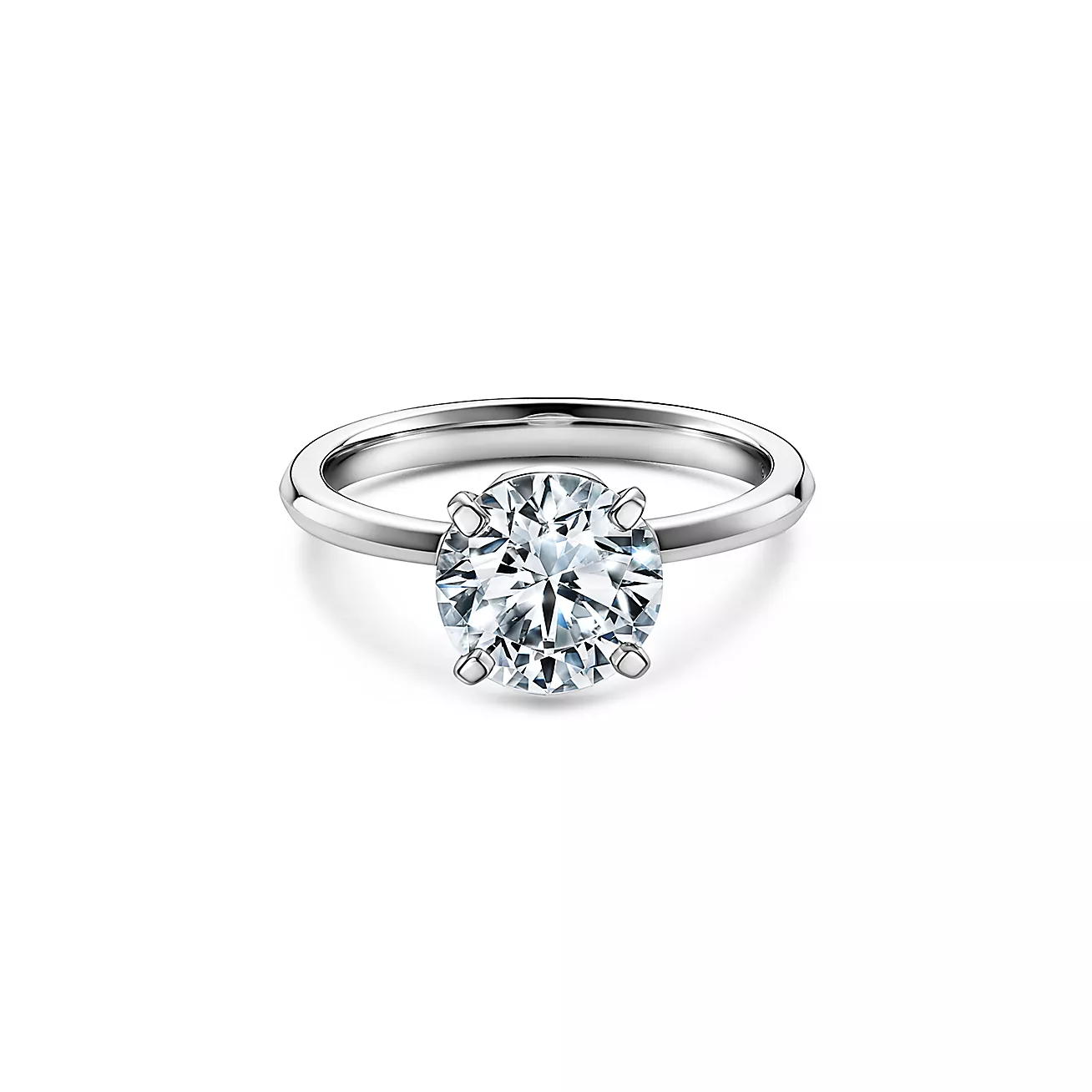 Engagement Ring with a Round Brilliant Diamond
