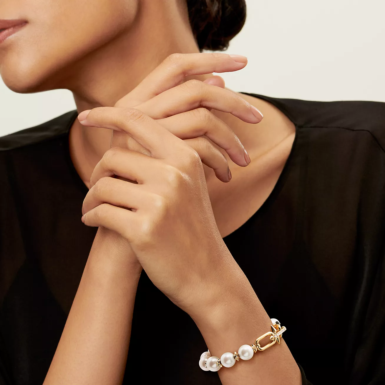 Pearl Bracelet in Yellow Gold with Diamonds
