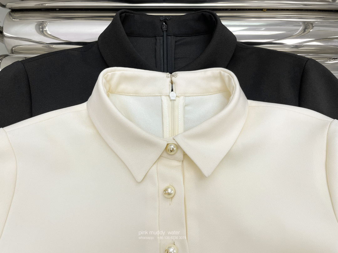 FITTED DRESS WITH 'CD' BUTTONS