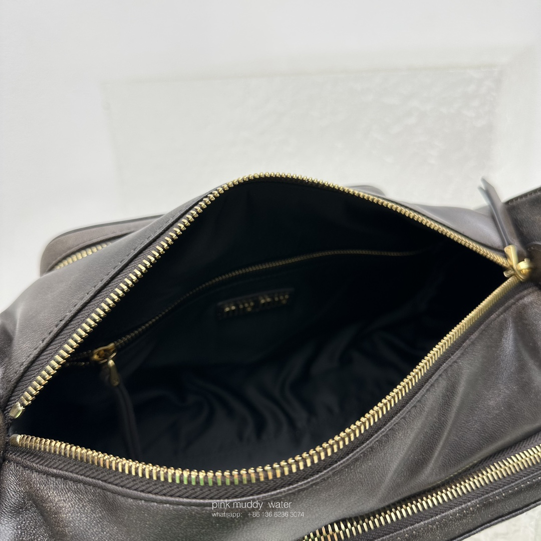 Nappa leather Pocket bag