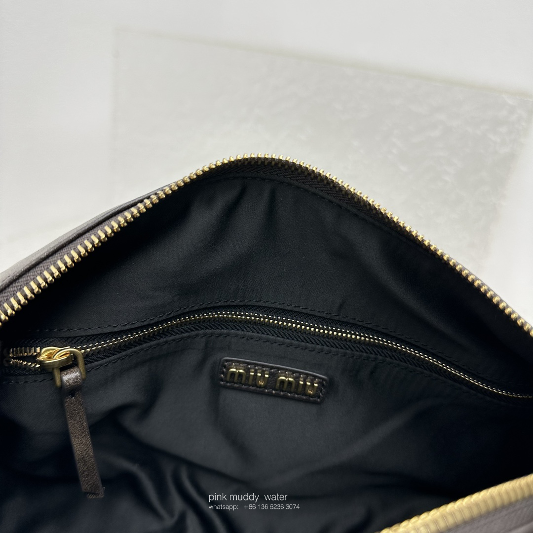 Nappa leather Pocket bag