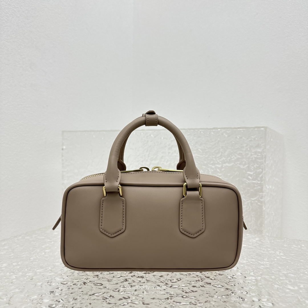 Arcadie leather handbag