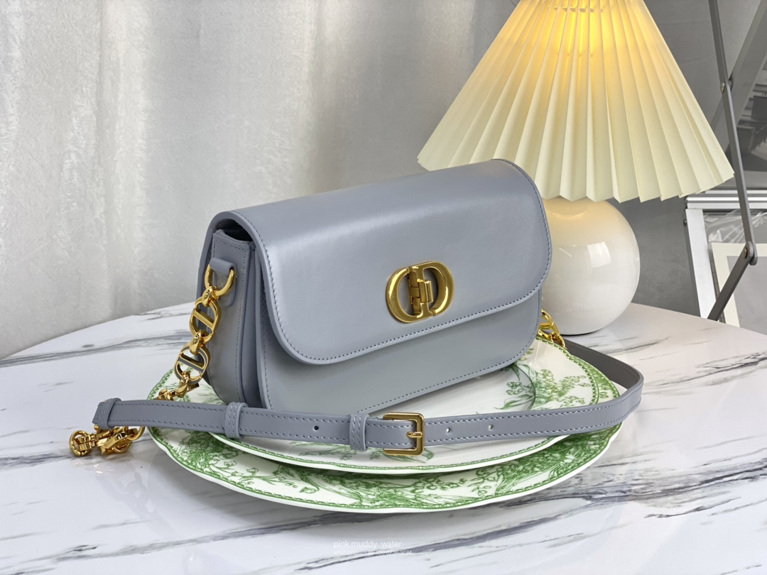 30 MONTAIGNE AVENUE BAG