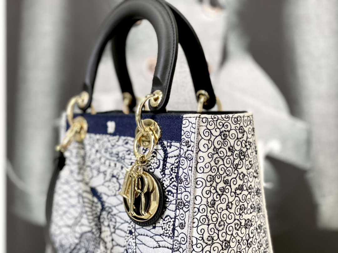 MEDIUM LADY D-LITE BAG