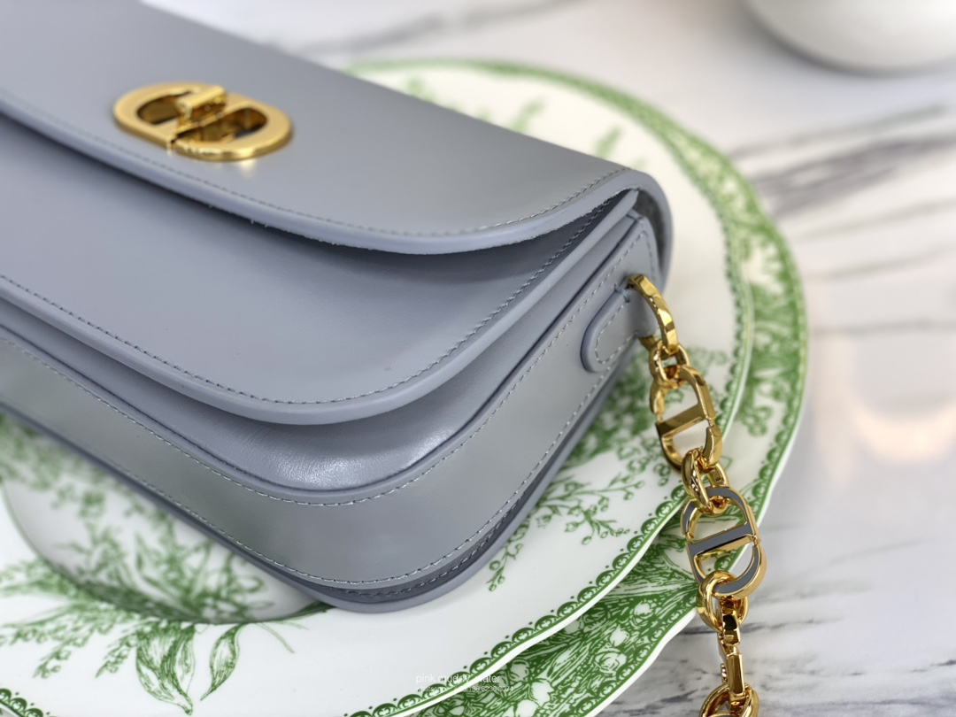 30 MONTAIGNE AVENUE BAG