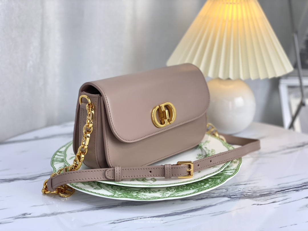 30 MONTAIGNE AVENUE BAG