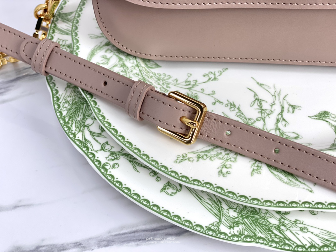 30 MONTAIGNE AVENUE BAG