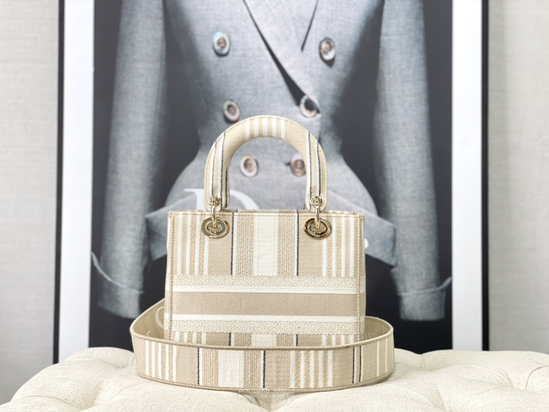 MEDIUM LADY D-LITE BAG