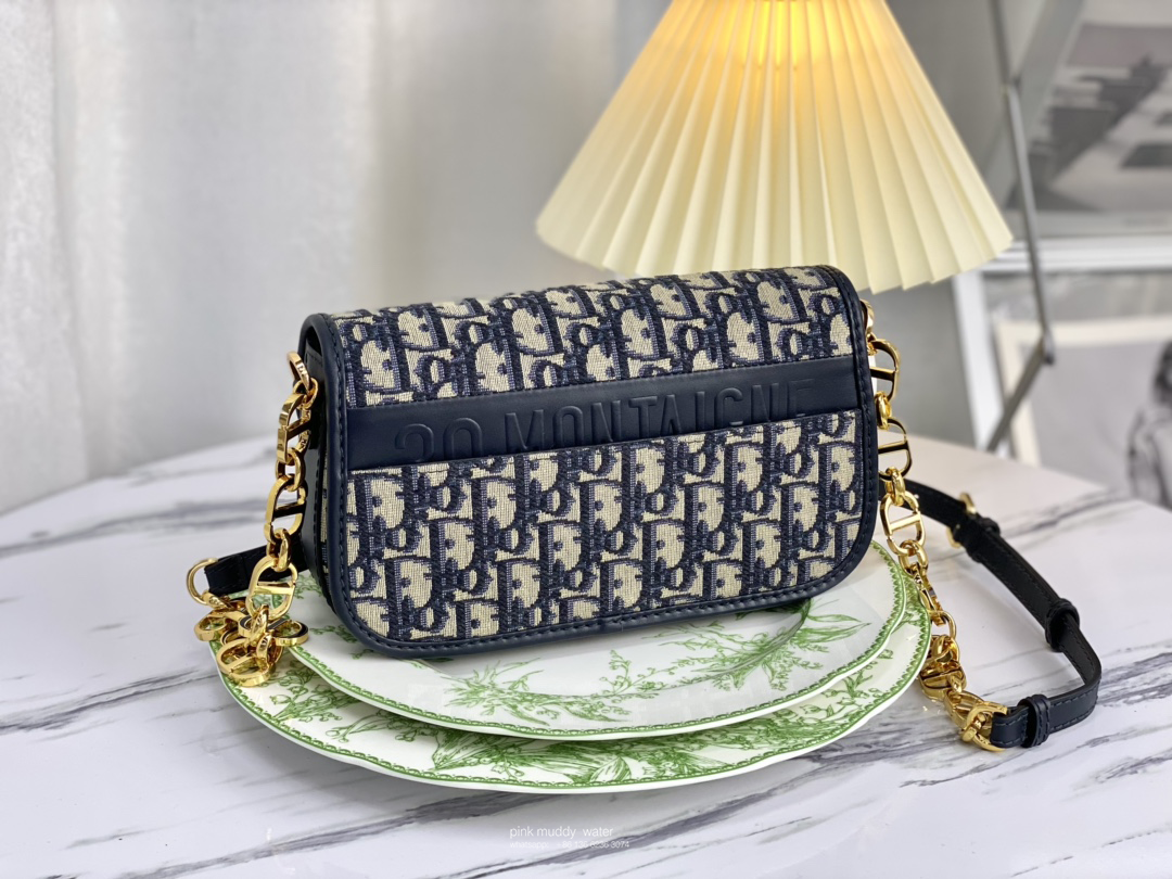 30 MONTAIGNE AVENUE BAG