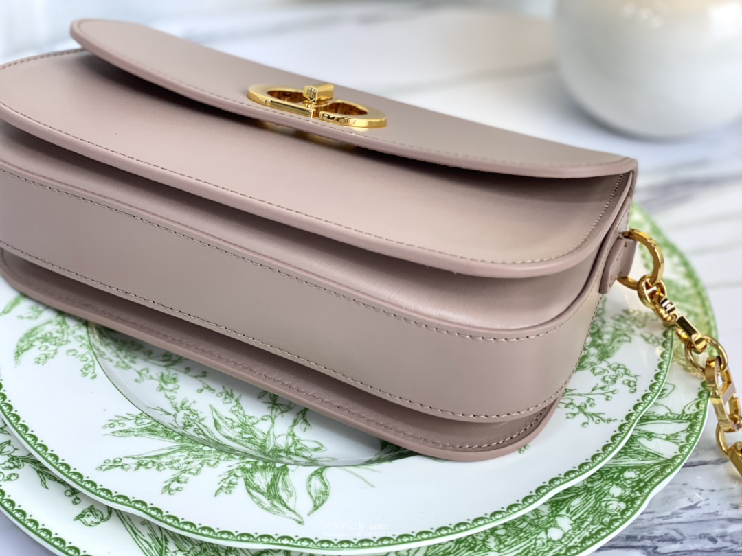 30 MONTAIGNE AVENUE BAG