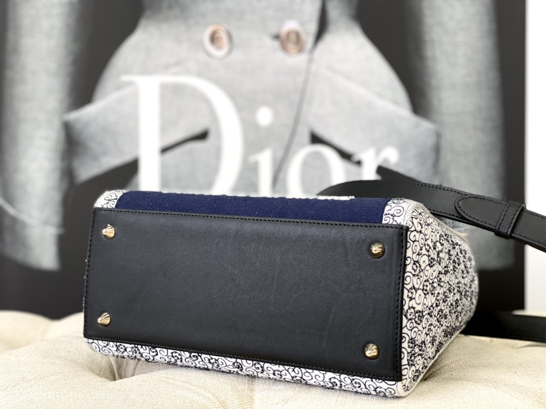 MEDIUM LADY D-LITE BAG