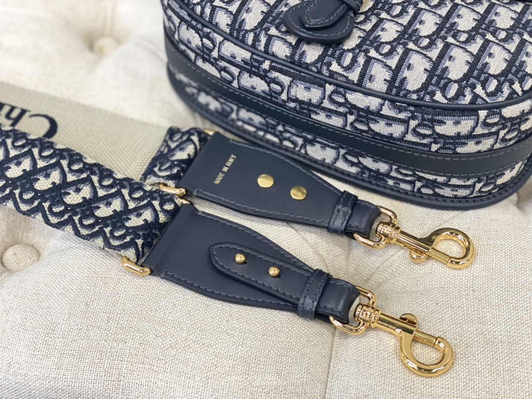 MEDIUM DIOR BOBBY BAG