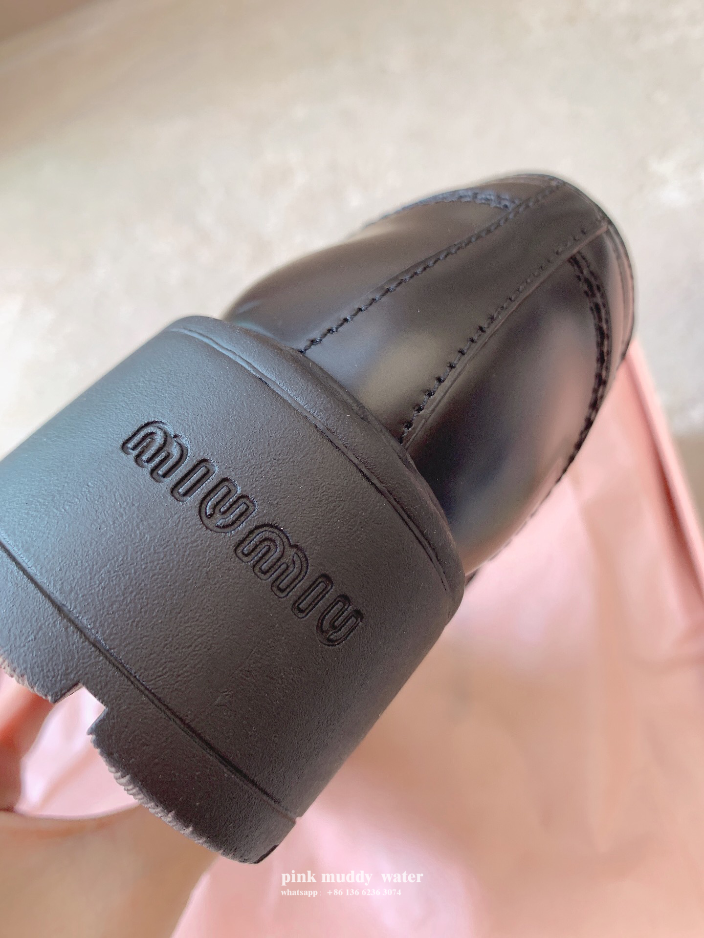 Leather lace-up shoes