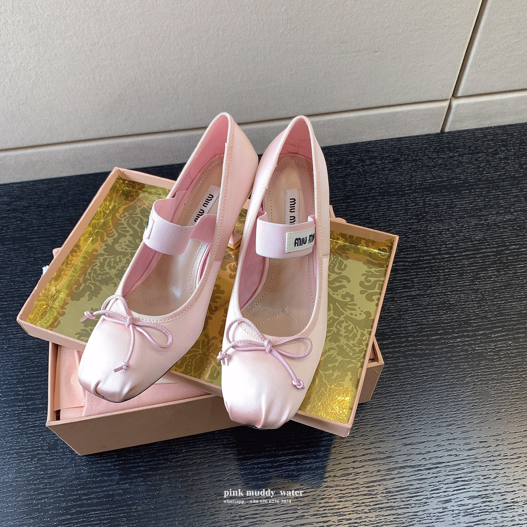 Satin high heel shoes