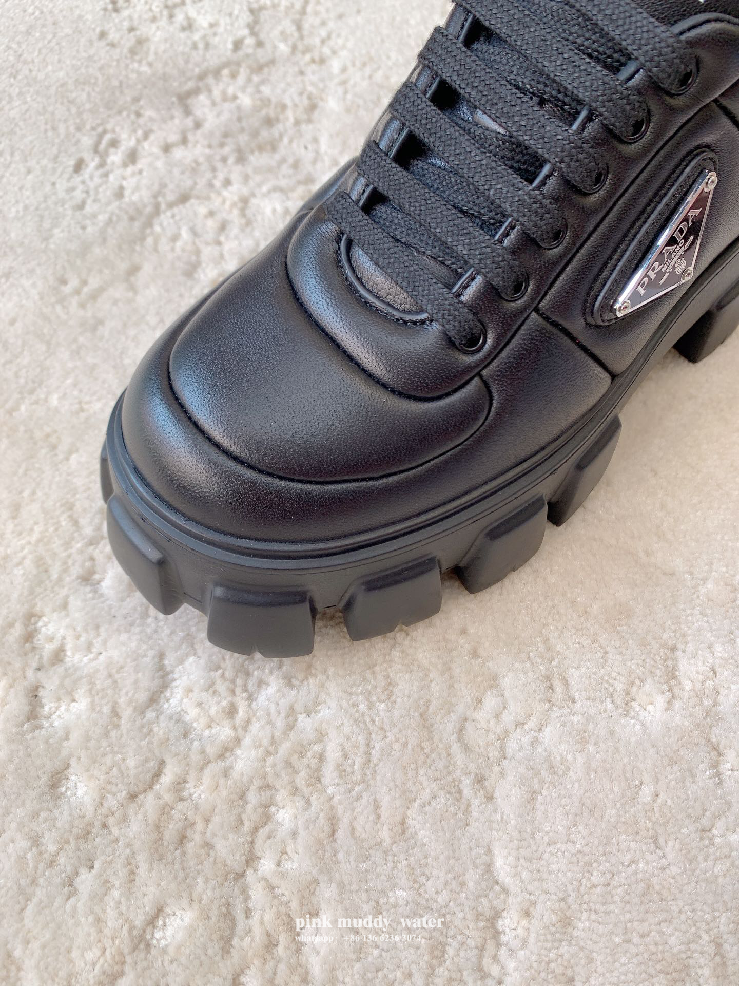 Soft padded nappa leather lace-up shoes