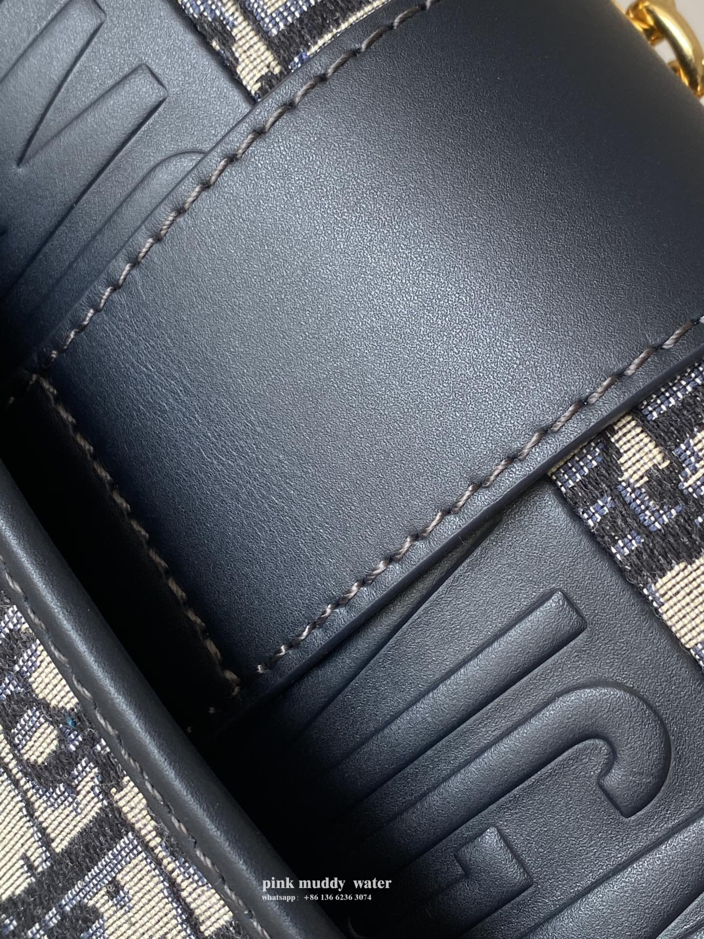 30 MONTAIGNE EAST-WEST BAG WITH CHAIN