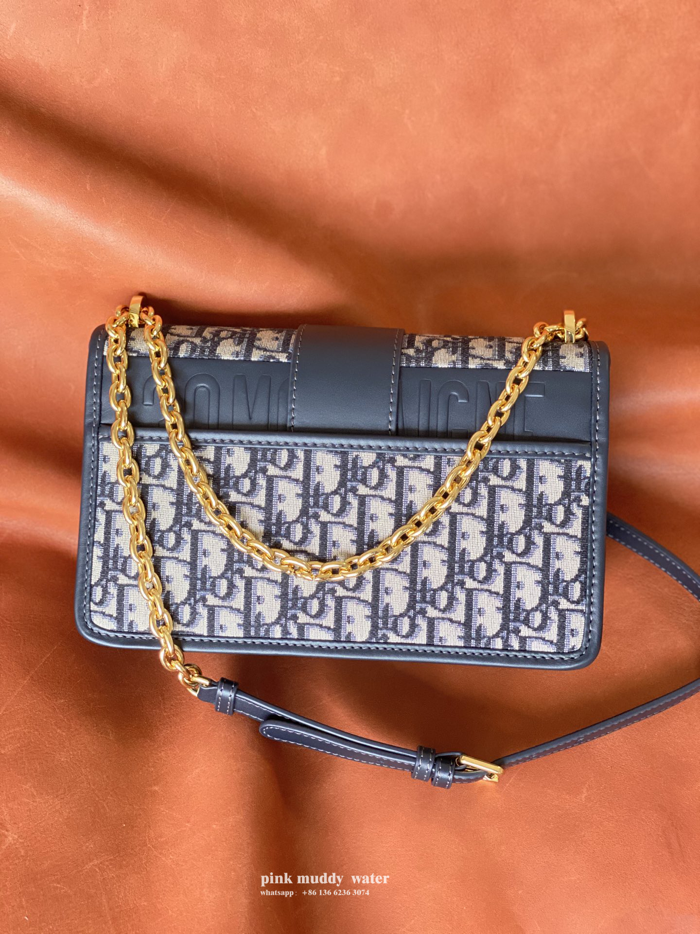 30 MONTAIGNE EAST-WEST BAG WITH CHAIN