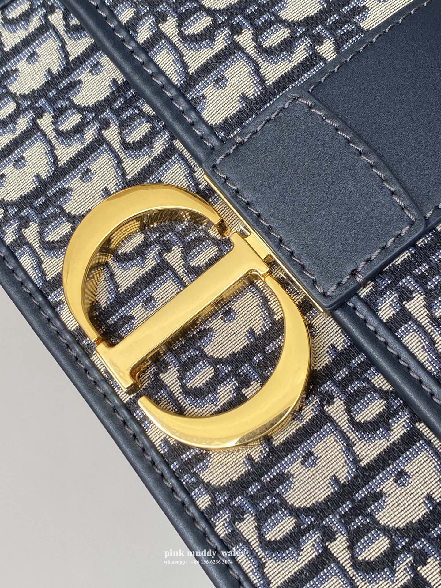 30 MONTAIGNE EAST-WEST BAG WITH CHAIN