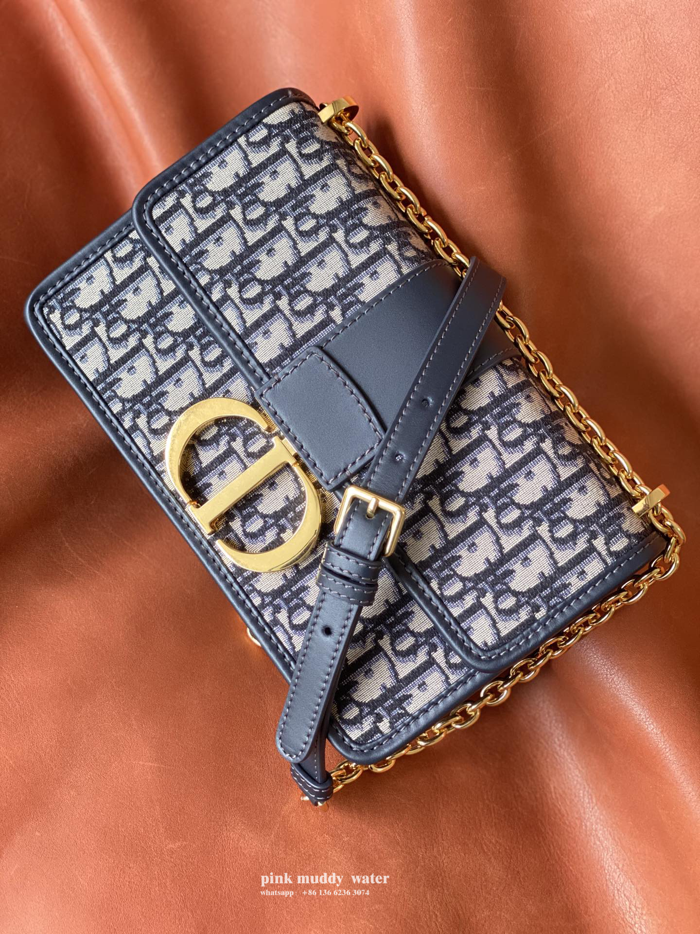 30 MONTAIGNE EAST-WEST BAG WITH CHAIN