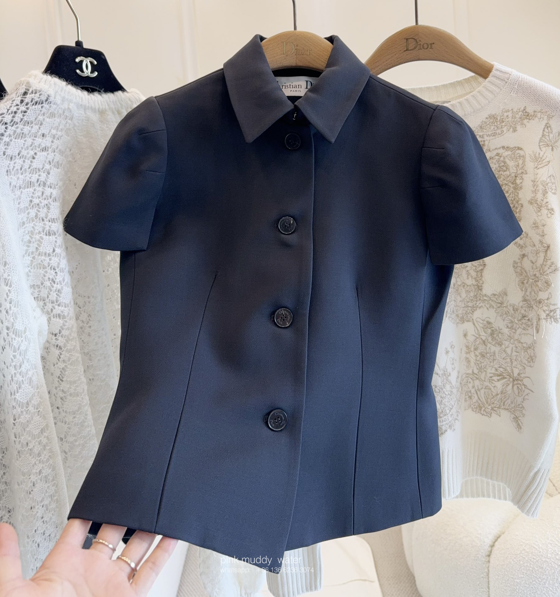 FITTED SHORT-SLEEVED JACKET