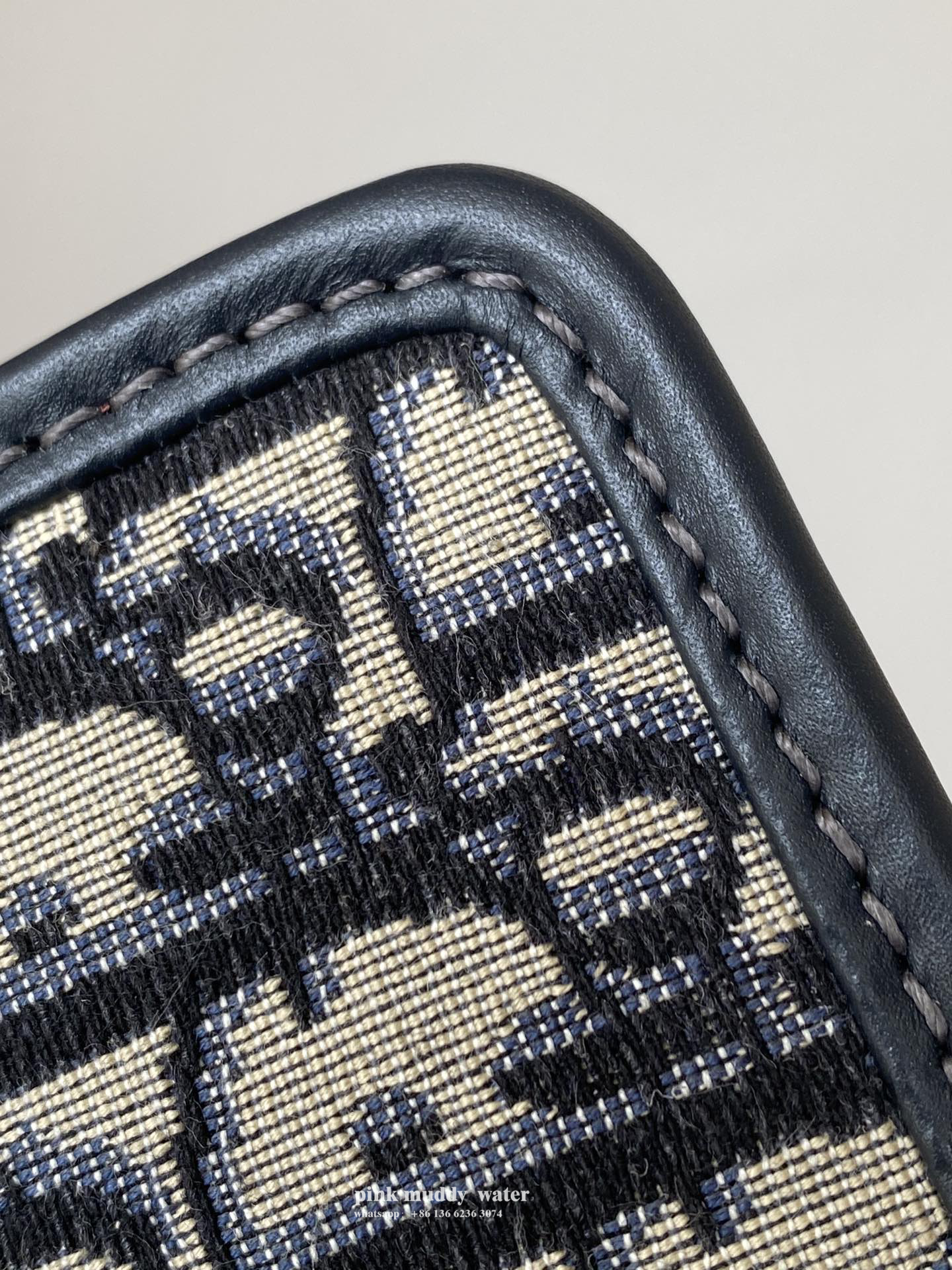 30 MONTAIGNE EAST-WEST BAG WITH CHAIN