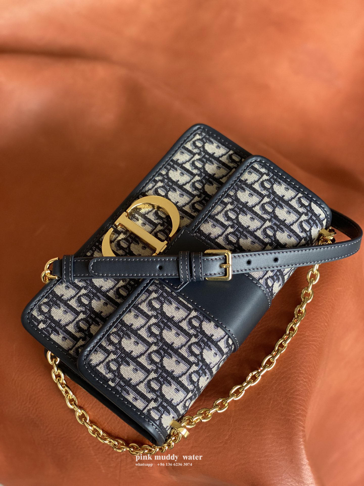 30 MONTAIGNE EAST-WEST BAG WITH CHAIN