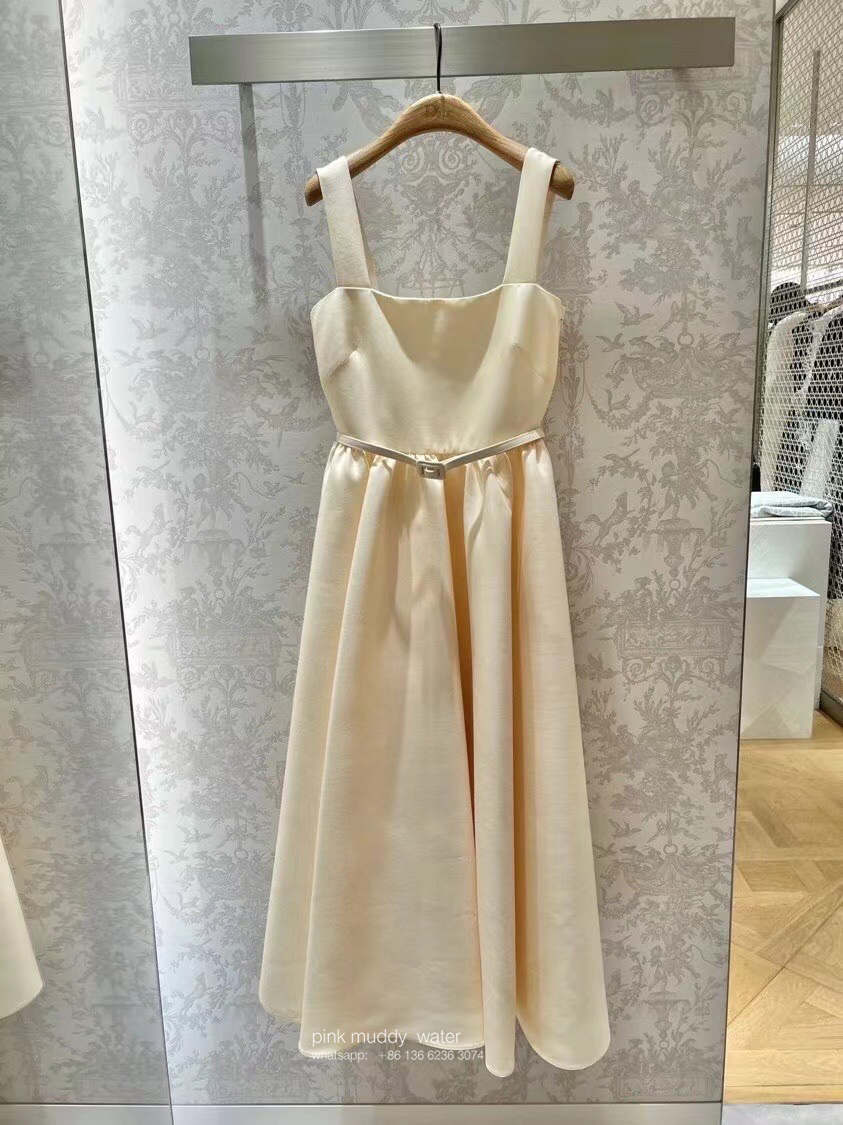 MID-LENGTH BELTED DRESS