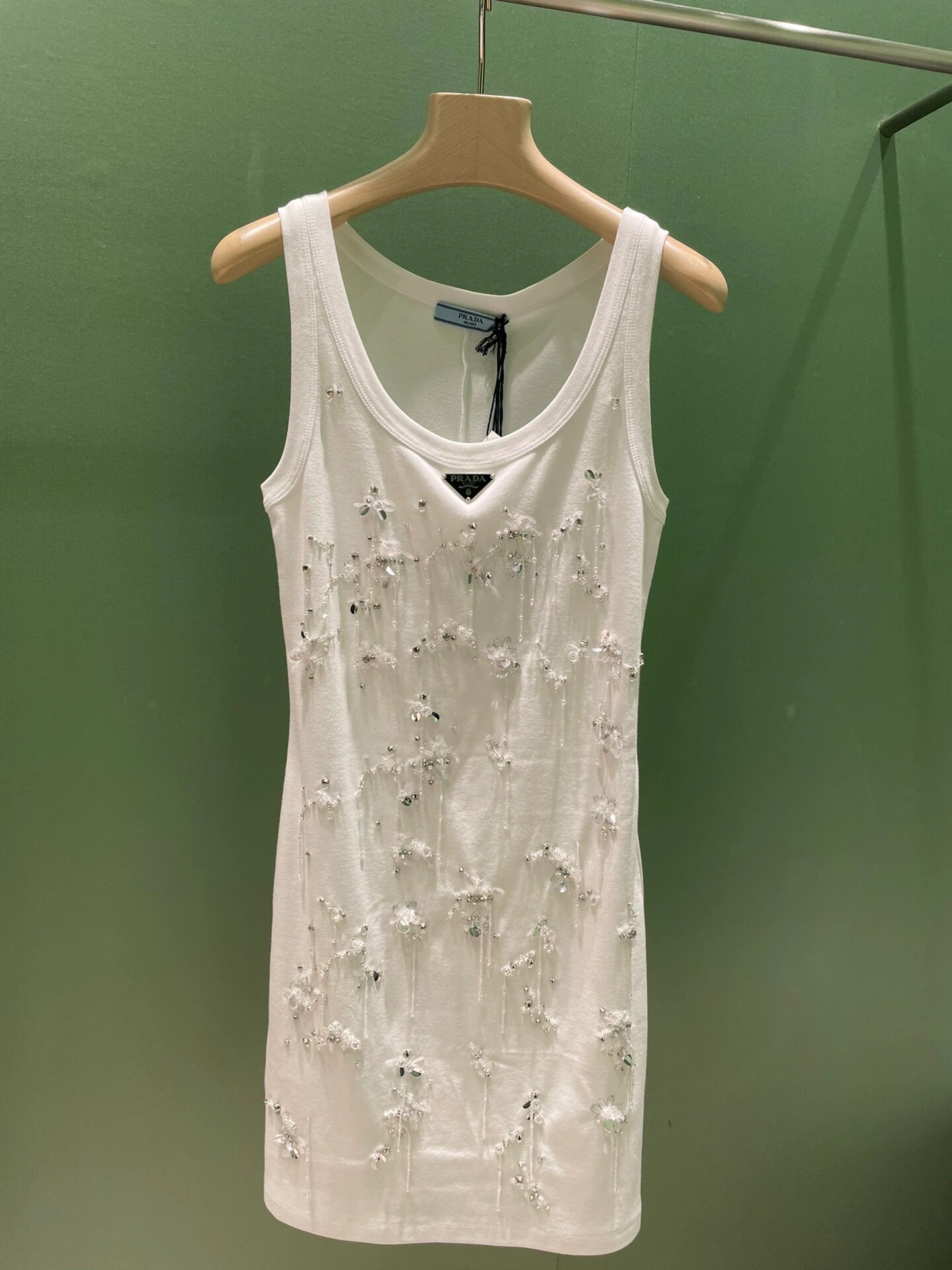 Ribbed knit jersey top with embroidery