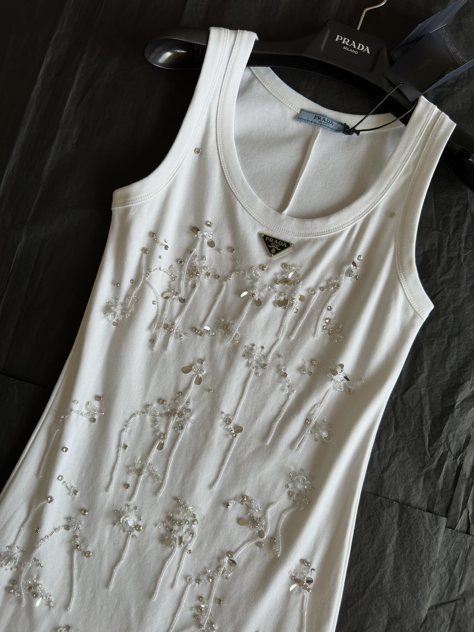 Ribbed knit jersey top with embroidery