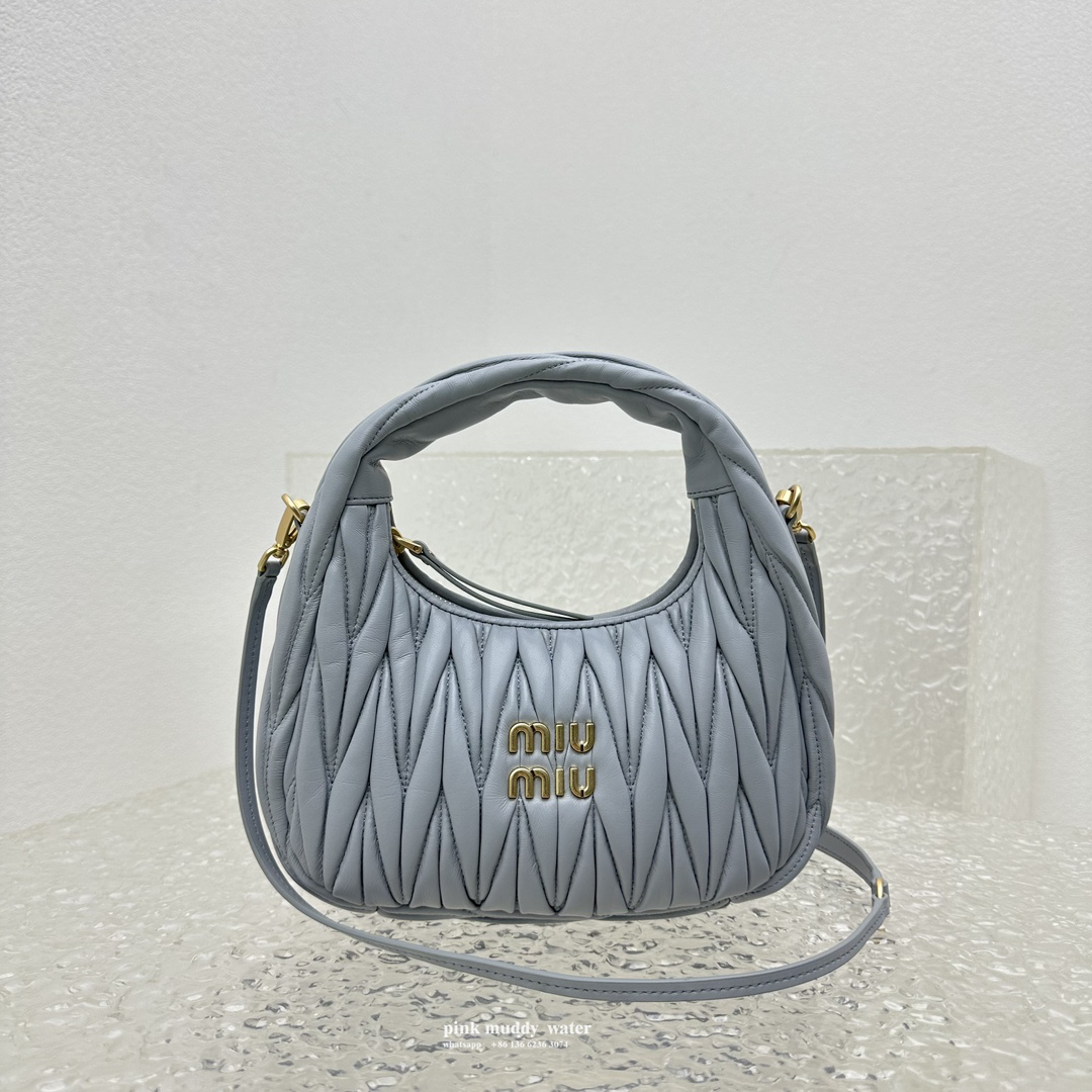 Wander Matelassé innovative monthly bag