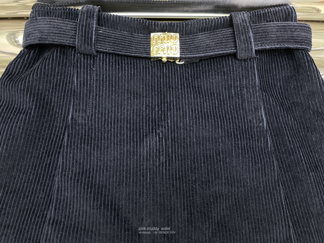 Grain de poudre miniskirt