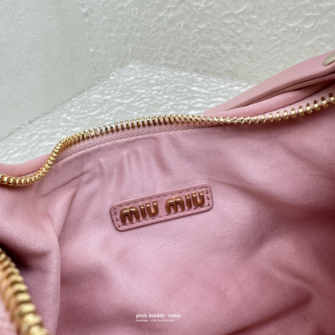 Wander Matelassé innovative monthly bag