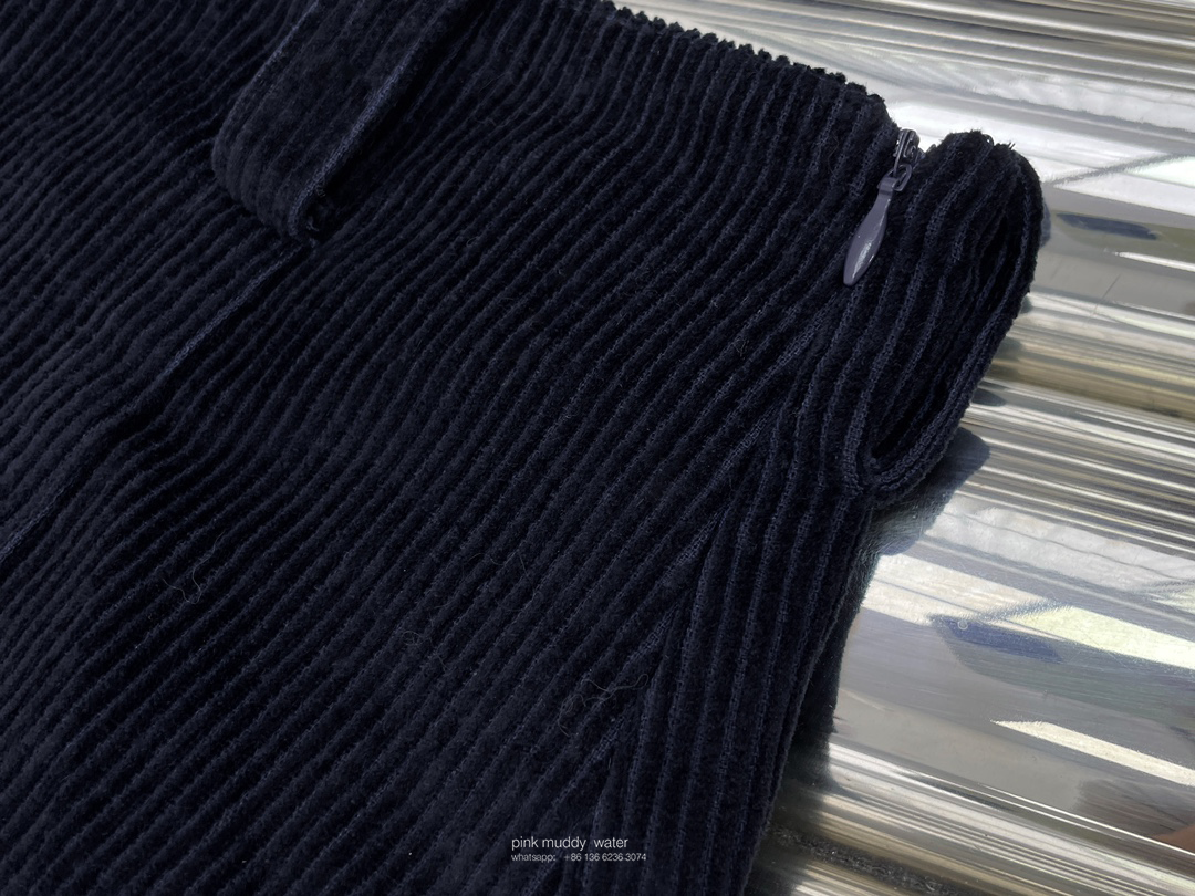 Grain de poudre miniskirt