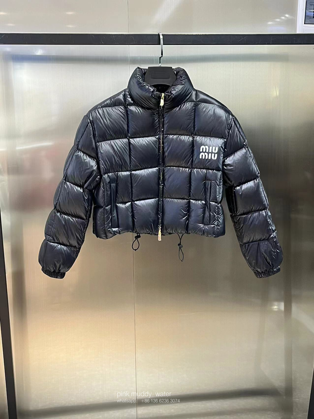 Short nylon down jacket