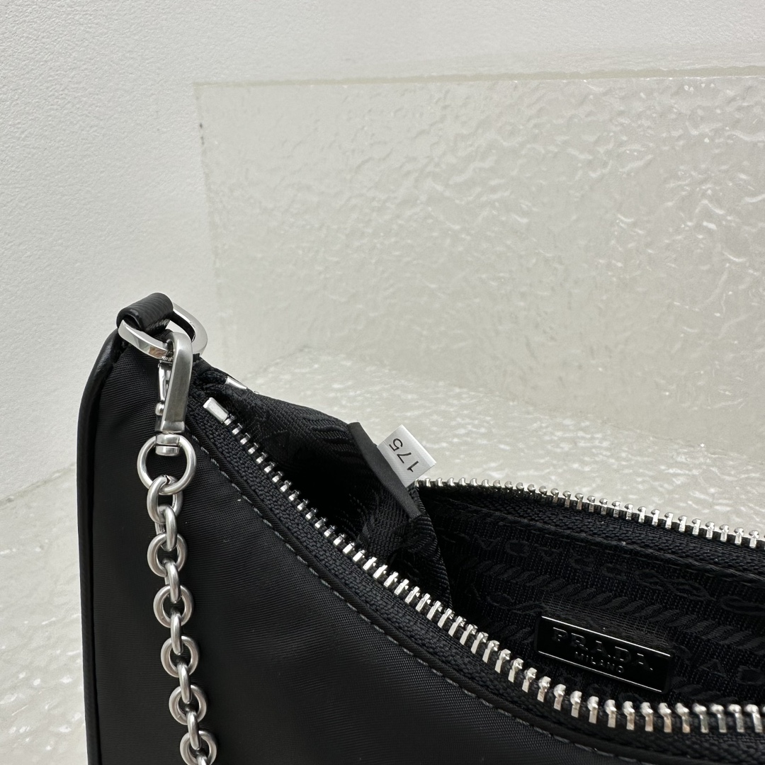 Prada Re-Edition 2005 Re-Nylon bag