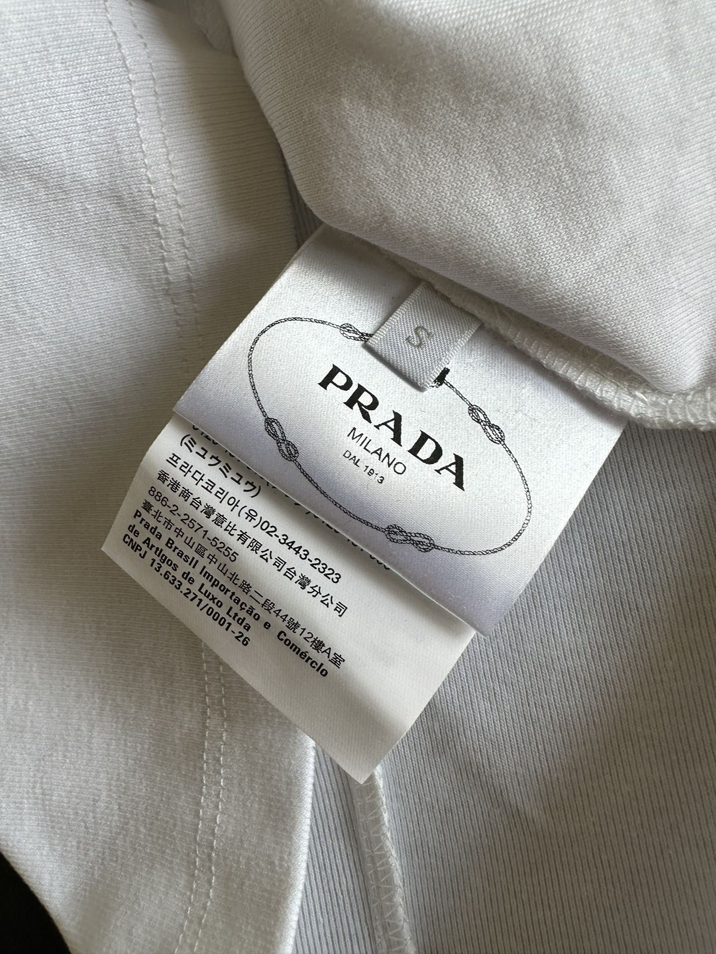 Ribbed knit jersey top with embroidery