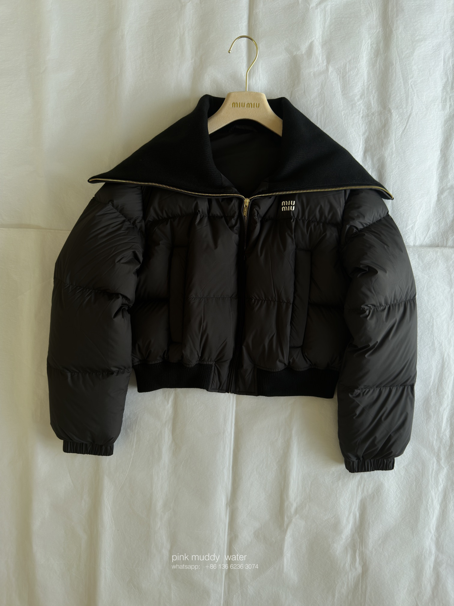 Short down jacket in functional fabric
